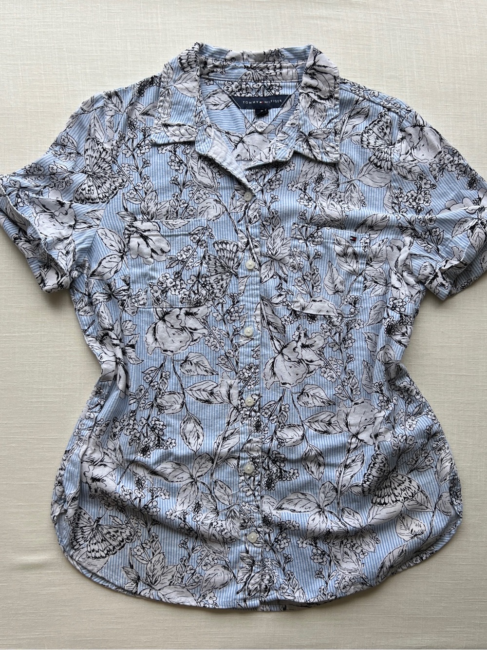 Tommy Hilfiger Cuffed Short-Sleeve Floral Button Up - Blue,White, Black - Size M